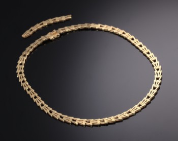 Aage Albing. Necklace of 14 kt. gold with extra links (2)