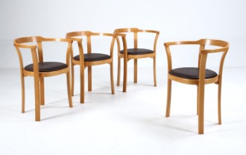 Farstrup Møbelfabrik. Sæt på fire stabelbare stole i bøg og anilin læder. 1970erne(4)