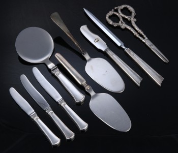 Hans Hansen et al. A collection of cutlery, etc. with shafts of silver and sterling silver (9)