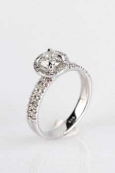 Diamond ring, of 14 kt white gold, approx. 0.92 ct