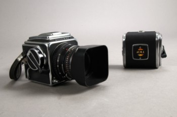 Hasselblad 500C kamera monteret med Carl Zeiss Planar linse 1:2,8.