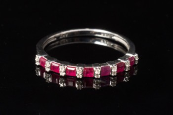 Ruby alliance ring of 14 kt white gold 0.02 ct