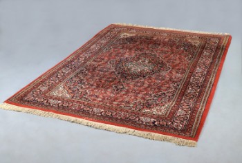 Ægte tæppe. Orientalsk tæppe med signatur. 230 x 164 cm
