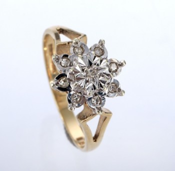 Star diamond ring of 9 kt. gold and white gold