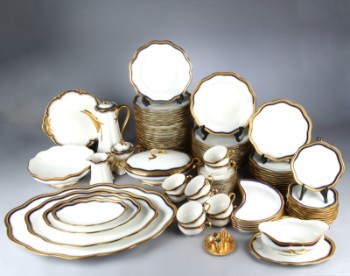 Frank Haviland Limoges. Art Nouveau porcelain presentation dinner plate (98)