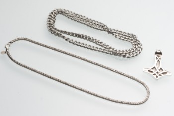 To halskæder af sterlingsølv og stål