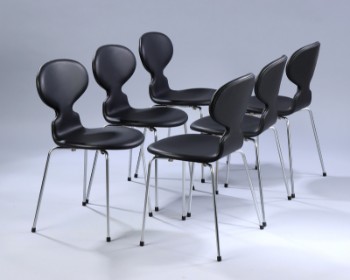 Arne Jacobsen. Et sæt på seks stole, Myren, model 3101, sort anilinlæder. (6)