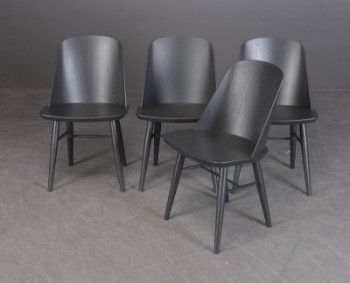 Falke Svantum. Fire stole fra Menu Spaces af sortlaseret ask, model Synnes (4)