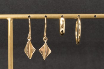 Samling øreringe af 8 kt guld (4)