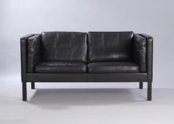 Børge Mogensen. To-pers. sofa i sort læder, model 2335