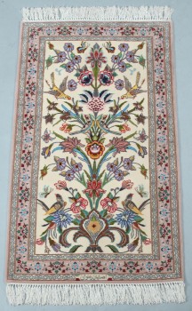 Isfahan med polykrom silkestaffering, sign. Radhwany
