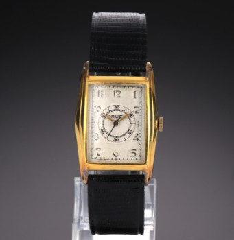 Gruen Watch Co. Veri-Thin. Art deco mens watch with light dial, approx. 1930-40s