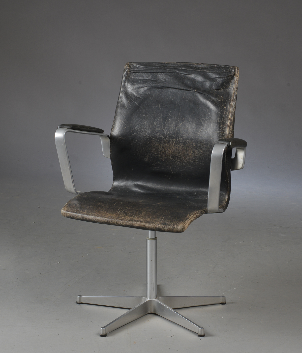 Arne Jacobsen. Oxford stol. Model 3271 Auktionshuset