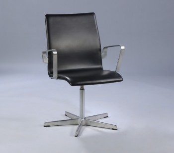 Arne Jacobsen. Oxford low back armchair, black leather, Red label 2006