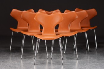 Arne Jacobsen. Seven Grand Prix chairs, model 3130, cognac colored leather (7)