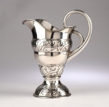 A. Hassing. Beautiful crochet jug of silver with thug ornament, anno 1912