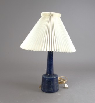 Palshus for Le Klint. Stoneware table lamp