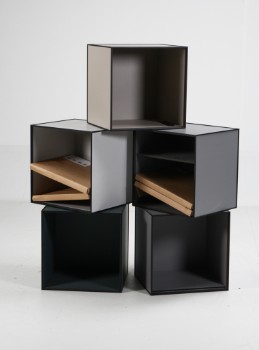 Mogens Lassen & Flemming Lassen. Five shelving modules, model frame 49 (5)