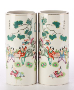 Kina. To hatstands af porcelæn, 1900-tallet (2)