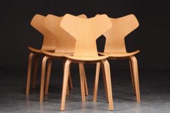 Arne Jacobsen. Four Grand Prix chairs, model 4130 (4)