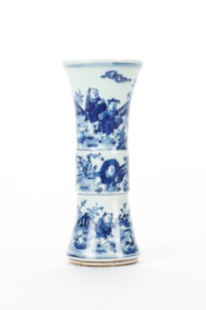 Kinesisk trompetvase af porcelæn, dekoreret i blåt, 1900-tallet
