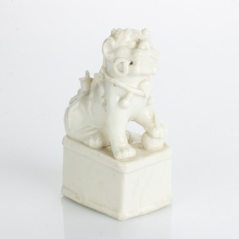 Kinesisk Foo-hund af hvidglaseret porcelæn, antagelig 1700-tallet