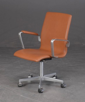 Arne Jacobsen. Oxford kontorstol, vintage anilin læder med højdejustering og vippefunktion