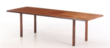 Hans J. Wegner. Rectangular rosewood coffee table