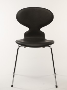 Arne Jacobsen. Myren, model 3101, i sort anilin læder