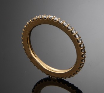 Ole Lynggaard. Love Band brilliant alliance ring of 18 kt. gold