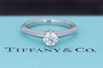 The Tiffany® Setting. Brilliant platinum solitaire ring with brilliant-cut diamond