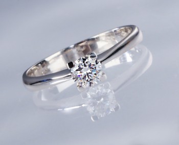 Solitaire ring in 18 kt. white gold, 0.41 ct.
