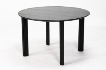 Søren Ravn Christensen. Rundt spisebord model Comfort Circle, sortlaseret egetræ, udstillingsmodel
