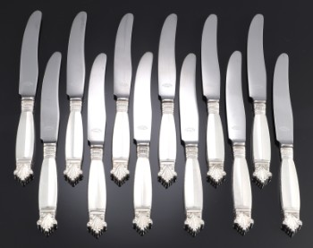 Georg Jensen. Queen twelve fruit/dessert knives with sterling silver handles (12)