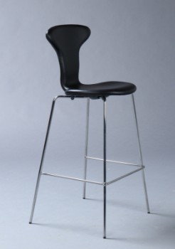 Arne Jacobsen. Munkegaards bar stool, model Myggen black leather