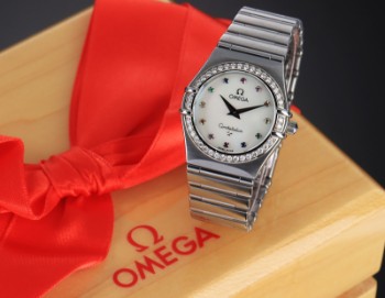 Womens wristwatch from Omega, model Constellation Lady with diamonds