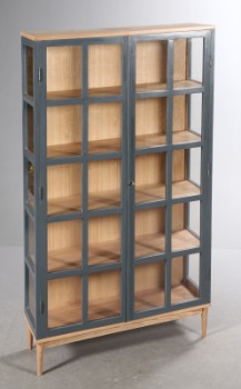 Unknown furniture manufacturer. Display cabinet, gray / light wood