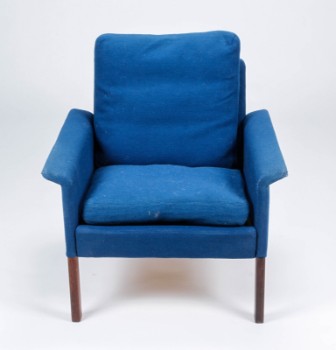 Hans Olsen. Lænestol med blåt møbelstof og ben af palisander