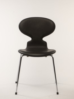 Arne Jacobsen. Myren, model 3101, i sort anilin læder