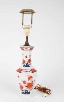 Kinesisk bordlampe af porcelæn.