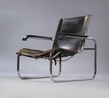 Marcel Breuer. Armchair in black leather, model S35