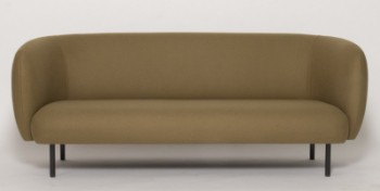 Warm Nordic. Tre personers sofa model CAPE, designet af Charlotte Høncke