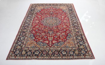 Persian Nadjafabad carpet, 340 x 245 cm
