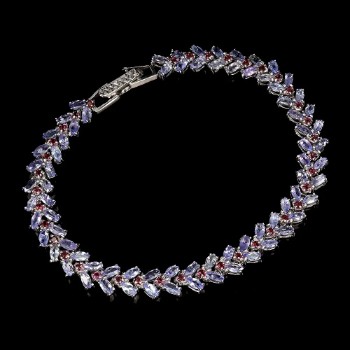 Tanzanite bracelet in rhodium-plated sterling silver adorned with natural tanzanites.