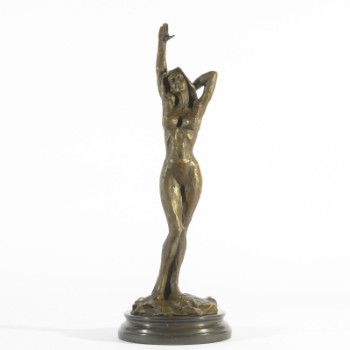 Bronzeskulptur, poserende nøgen kvinde
