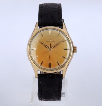Certina 8926-6. Vintage mens watch in gilded steel with golden dial, 1960s