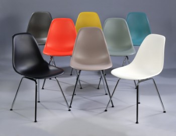 Charles Eames. Set of eight shell chairs in multicolour, model DSX. (8)