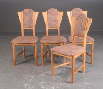 Dansk møbelproducent. Fire spisestole fyrretræ (4)