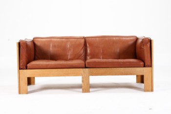 Tage Poulsen. 2½-persoernes sofa i massiv eg og anilin læder, model TP632 fra 1970erne