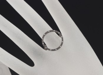 Anette Wille. Cosmos ring i sort rhodineret sterlingsølv med 0.06 ct. diamanter